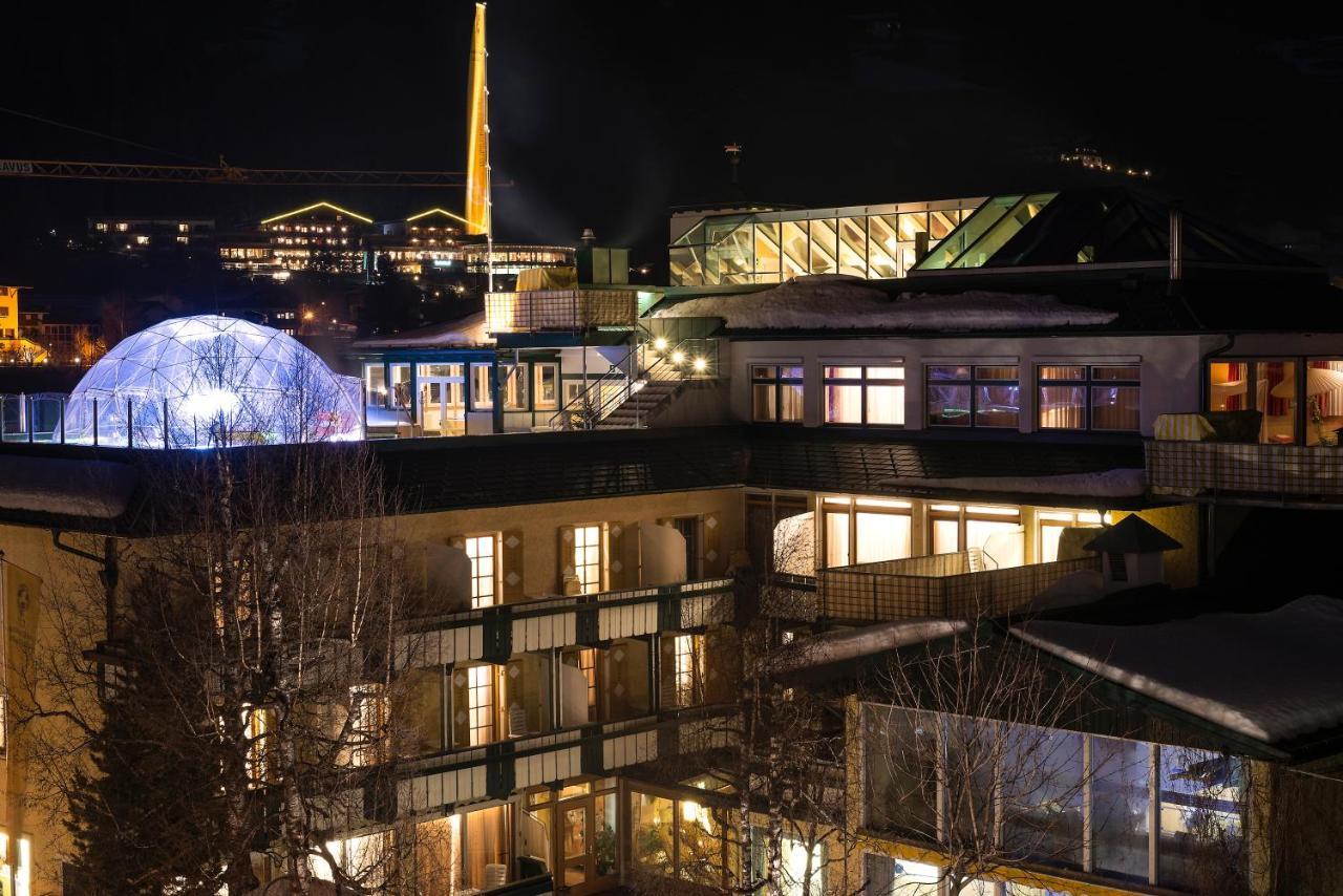 Hotel Cavallino Bianco - Weisses Roessl San Candido Dış mekan fotoğraf