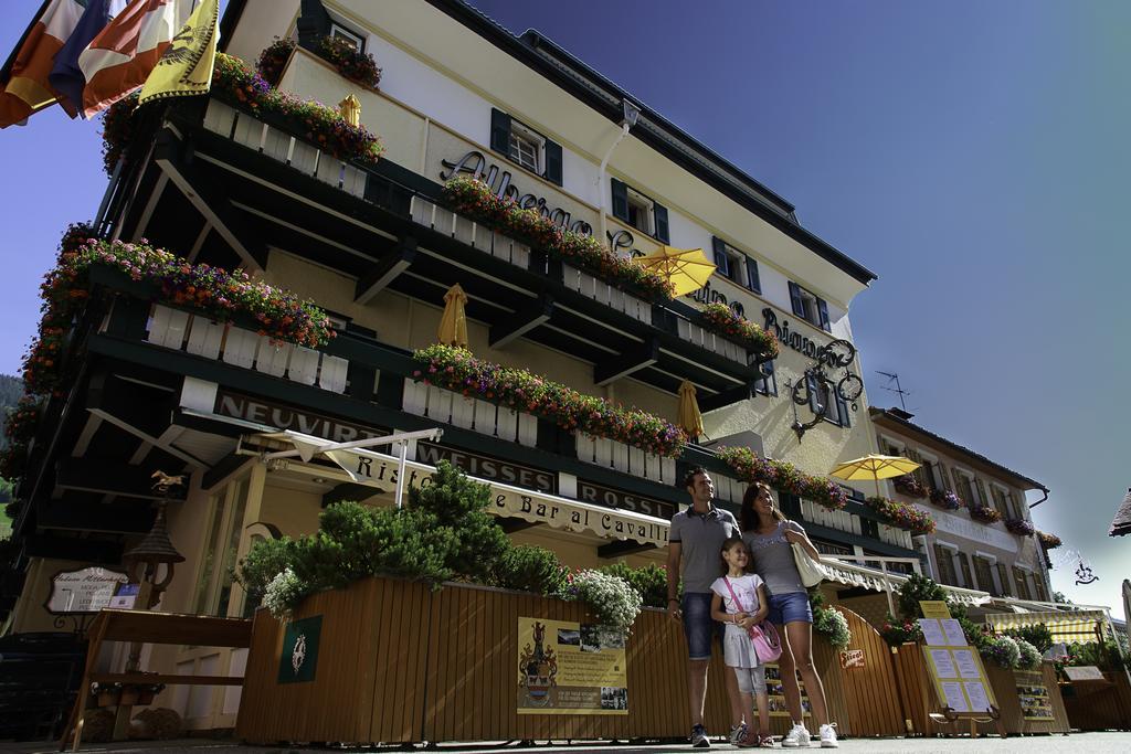 Hotel Cavallino Bianco - Weisses Roessl San Candido Dış mekan fotoğraf