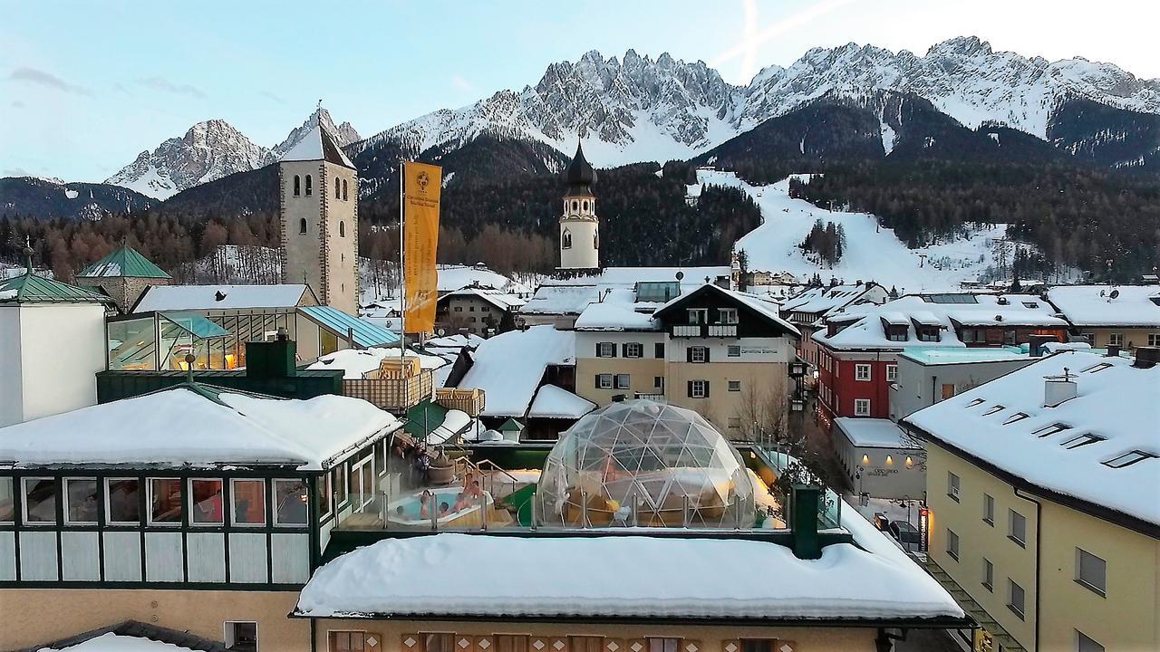 Hotel Cavallino Bianco - Weisses Roessl San Candido Dış mekan fotoğraf